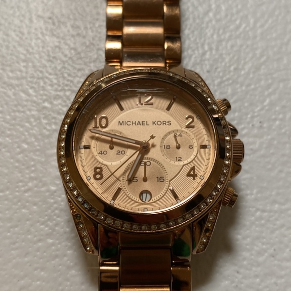 Michael Kors MK5263 Rose Gold Tone Wrist Watch for Women. GUC - Picture 12 of 16